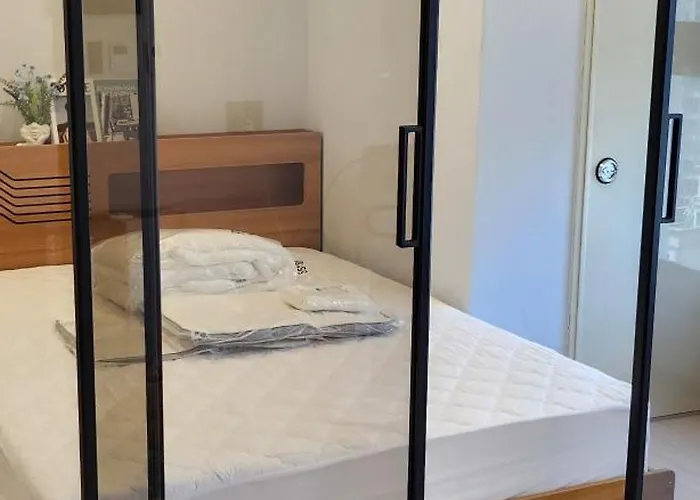 Height St Apartment *