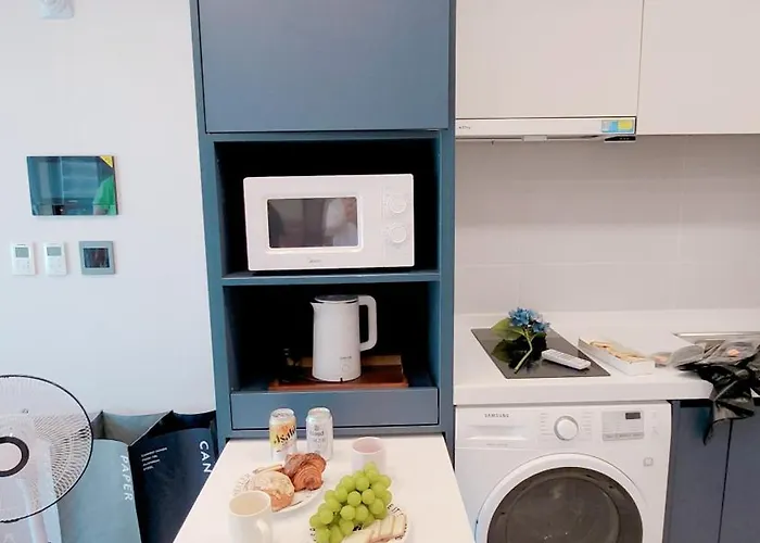 Height St Apartment *